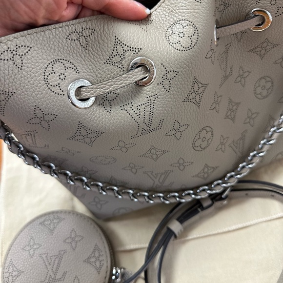 Louis Vuitton Bella Galet Gray bucket bag. EUC. - Picture 5 of 8
